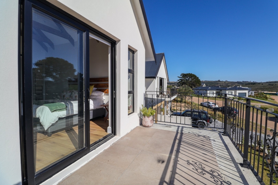 4 Bedroom Property for Sale in Baron View Western Cape